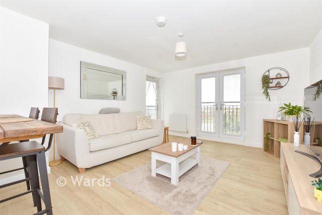 1, Dearman Crescent, Hythe photo 3