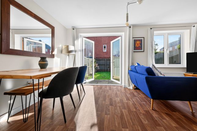 4, Pine Close, Ware photo 2