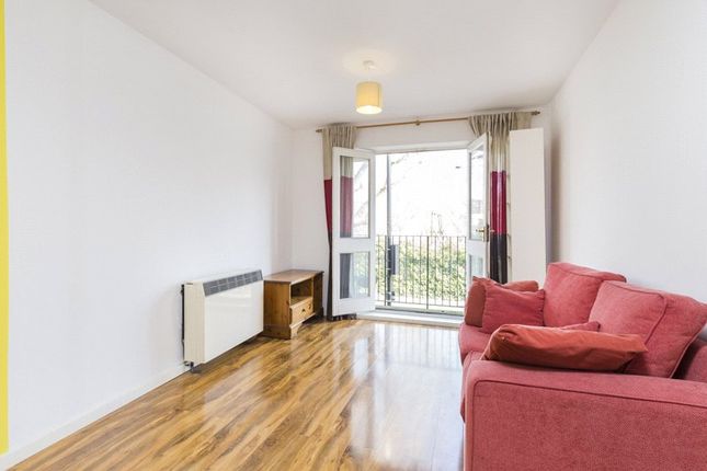 Flat to rent in Tower Mansions, 86-87 Grange Road
