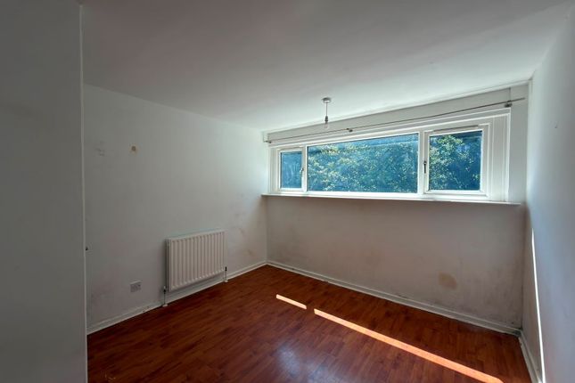 6, Aviary Close, London photo 3