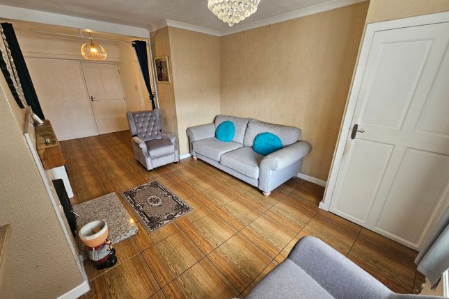 8, Lever Street, Heywood photo 4