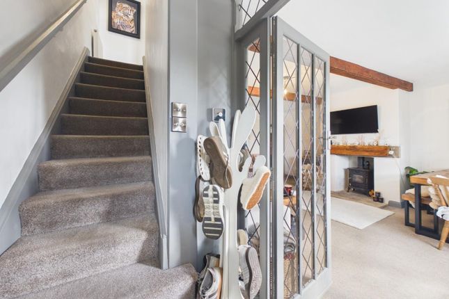 101, Gilstead Lane, Bingley photo 2
