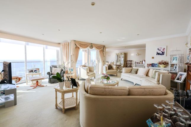 The Leas, Westcliff-On-Sea photo 4