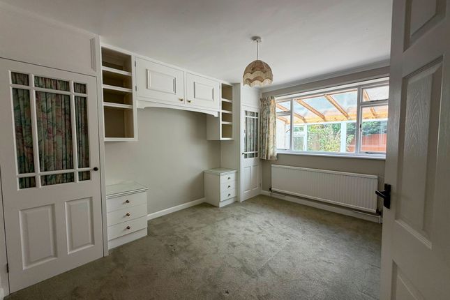 33, Oakhurst Close, Ferndown photo 5