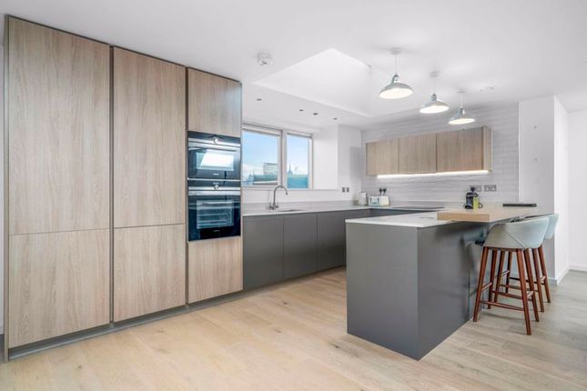 Flat 7, Dobson Court, Portpool Lane, London photo 3