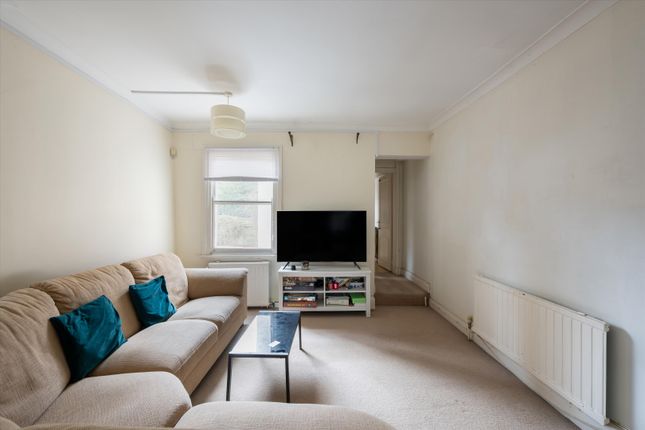26, New End, London photo 3