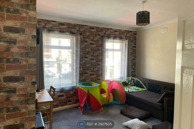 8, MARKET PLACE, HOWDEN, DN14 photo 4