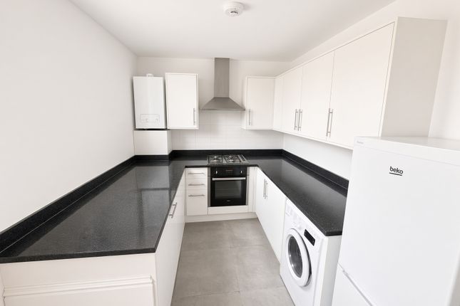 B 82, Sussex Way, London photo 3