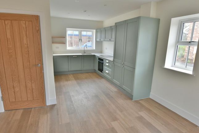7, Churchill Gardens, Sturminster Marshall photo 4