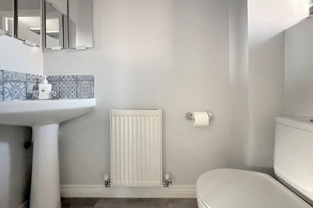 41, Cavell Court, Trowbridge photo 3