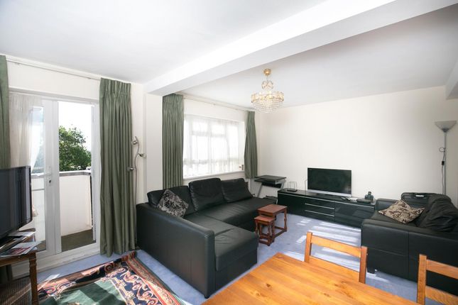 3 bed flat for sale in Finchley Road, London NW11