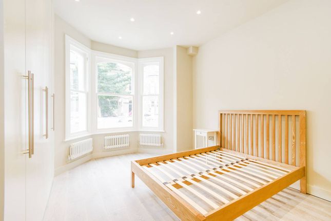 Thumbnail Flat to rent in Shorrolds Road, Fulham, London