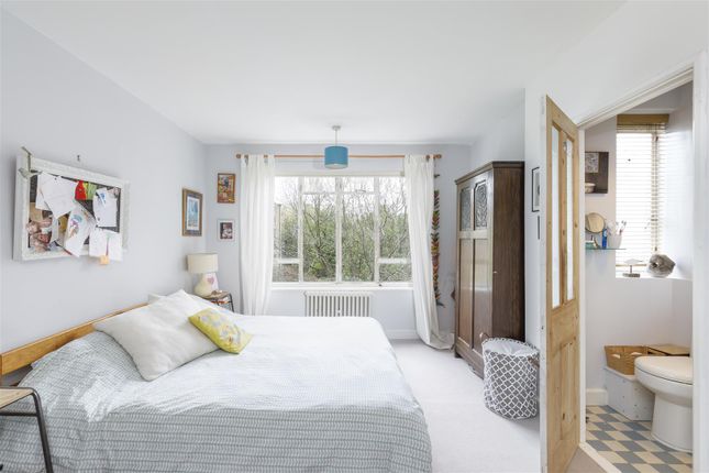 Flat for sale in Furze Hill, Hove