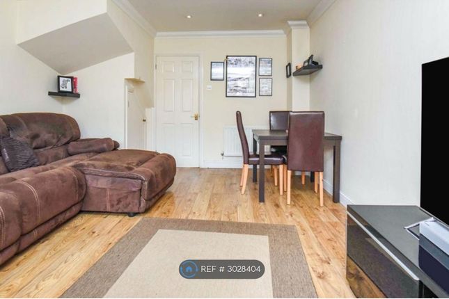 Foxglove Road, Rush Green, Romford photo 3