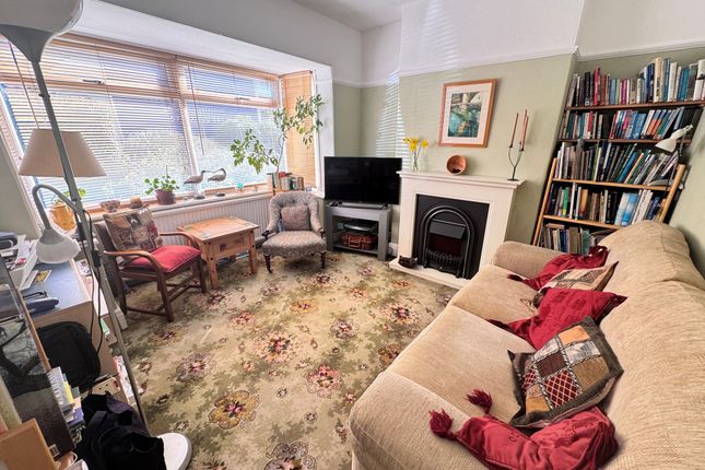 29 Holmfield, Buxton photo 4