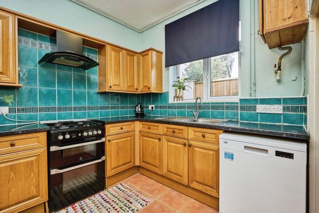 36, Standen Avenue, Newport photo 4