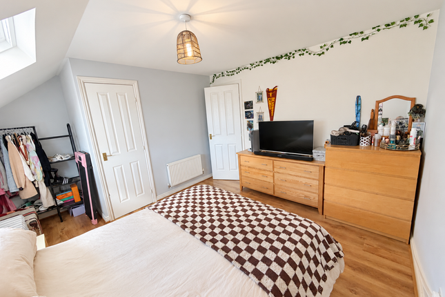 2, Deer Gardens, Gillingham photo 4