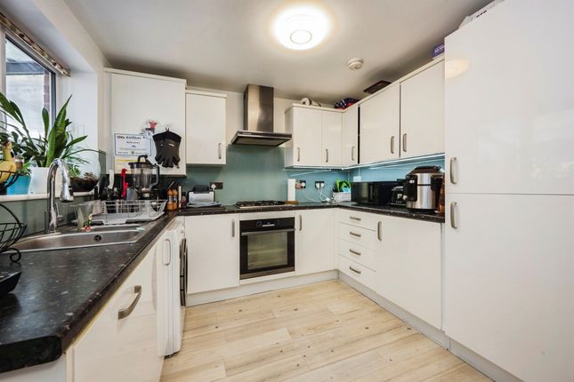 37, Brick Crescent, Bedford photo 4