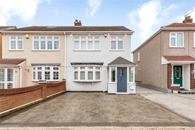 35, Lakeside, Rainham photo 2