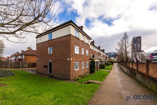 Thumbnail Flat for sale in Southbourne Court, The Hyde, London