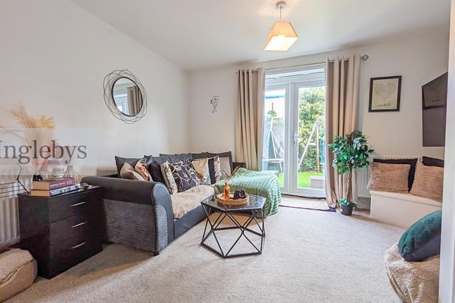 20, Hunters Place, Guisborough photo 4