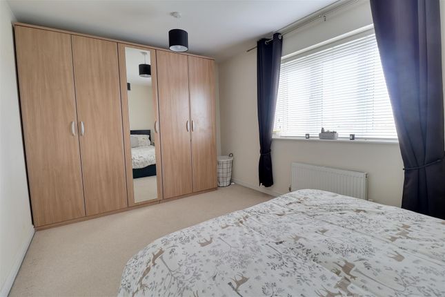 Town house for sale in Greenways, Gloucester