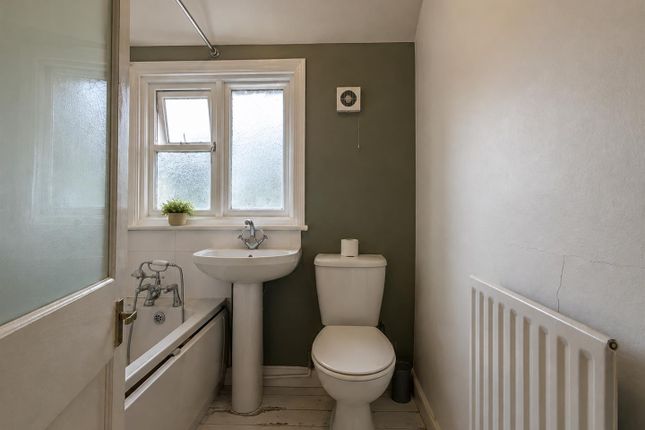 40, Warwick Road, Walthamstow photo 5