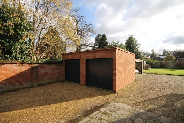 Flat 4 The Old Rectory, The Old Street, Fetcham photo 2