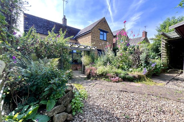 Virginia Cottage, 32, Hinton Road, Northamptonshire photo 2