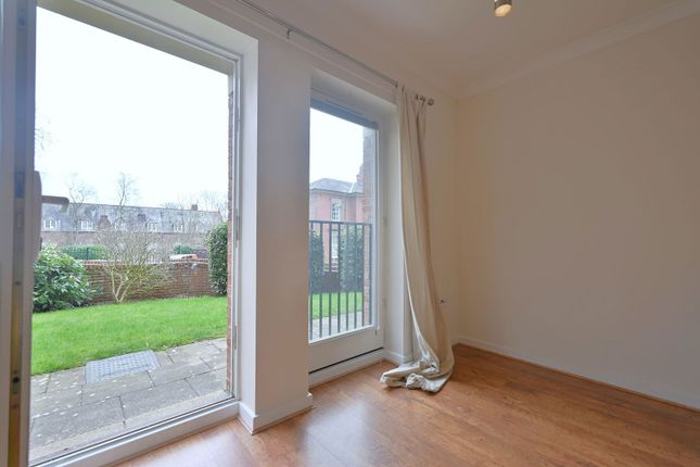 21, College Court, Ripon photo 2
