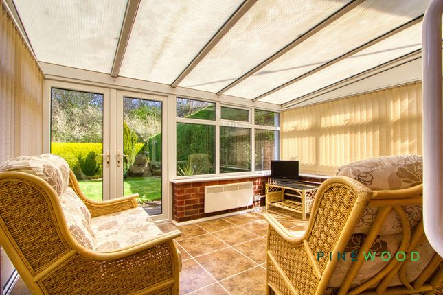 37 Barton Crescent, Chesterfield photo 2