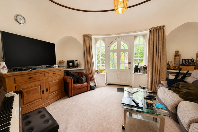 12 Castle Cottages, Water Lane, Hertford photo 2