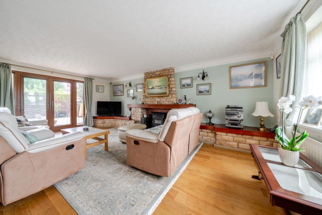 14, Laburnum Close, Grantham photo 3