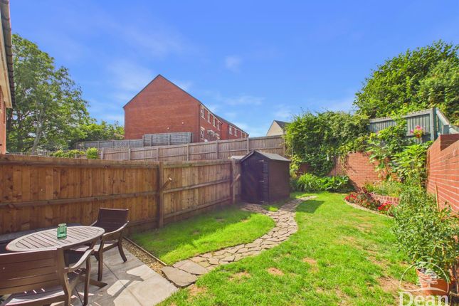 35, Cooke Way, Lydney photo 2