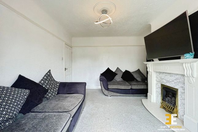 13, Glan Road, Colwyn Bay photo 3