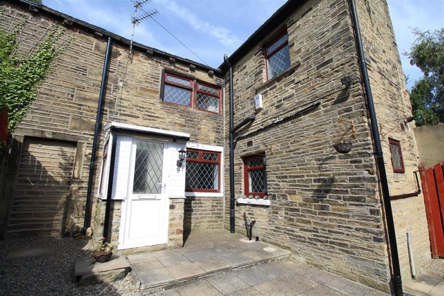 2 bed terraced house to rent in Crow Tree Lane, Bradford BD8