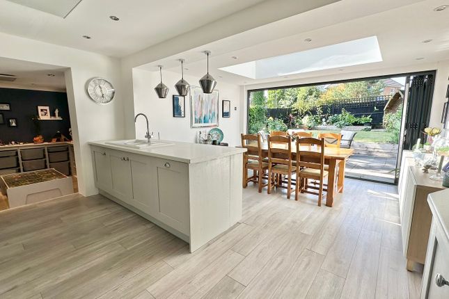 6, Martel Close, CAMBERLEY photo 3