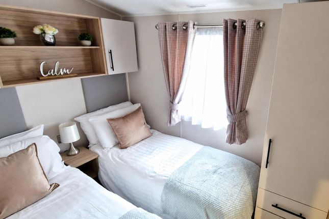 lodge, Willerby Ashington, Allerthorpe, York photo 2