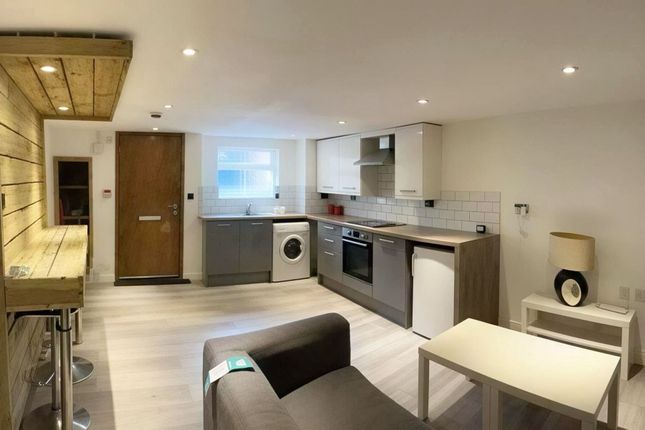 Flat 2 84 Bayswater Place, Leeds photo 2