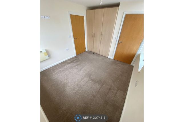 Flat, Peel Mills Commercial Street, Morley, Leeds photo 4