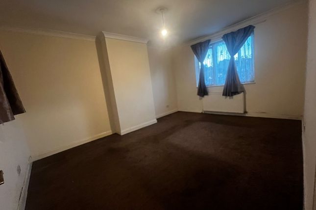 156b, Selbourne Road, Luton photo 5