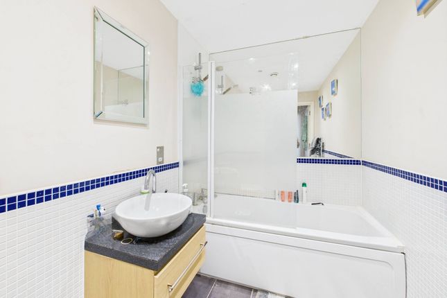 Apt 51, Excelsior, Swansea photo 2