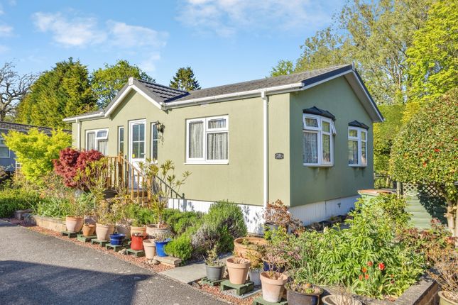 2-bed caravan on 39 The Oaks, Horsham Road, Dorking, £200,000