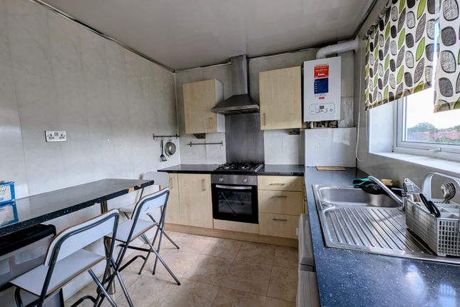 822, Eastern Avenue, Ilford, Redbridge photo 2