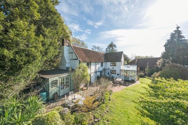 Fishpool Cottage,, Old Chertsey Road, Woking photo 4