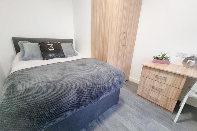 Manor Drive, Leeds photo 5