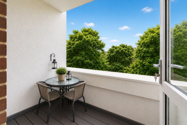 23, Jephson Court, Studley Road, London photo 4