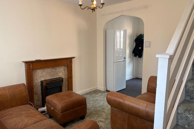 15, Malton photo 3