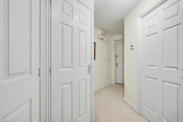 30, Greenwood Gardens, Nottingham photo 4