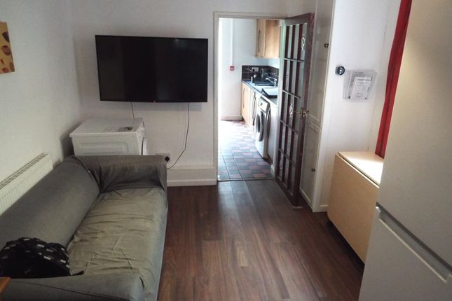 12, Princes Road, Hull photo 3